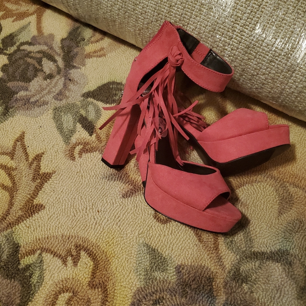2 pc. Platform Heels - Picture 3 of 5